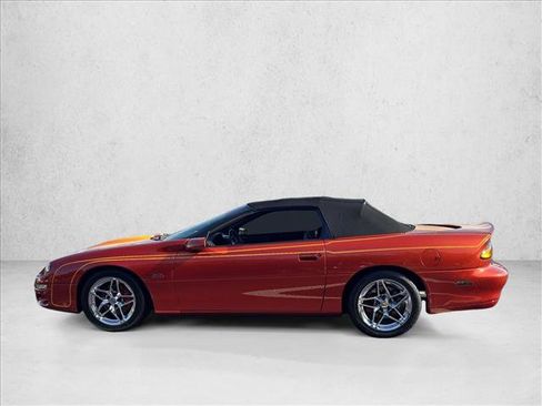 Used 2001 Chevrolet Camaro Z28 w/ SS Performance/Appearance Pkg RWD image 9