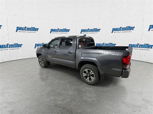 Used 2018 Toyota Tacoma SR5 image 8