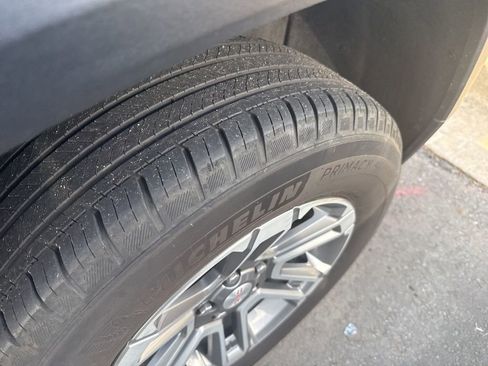 Used 2025 GMC Terrain Elevation w/ Technology Package II FWD image 4