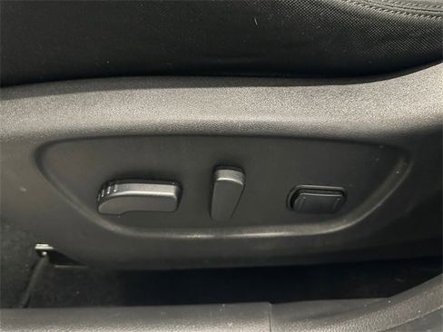 Used 2020 Nissan Rogue SV image 17