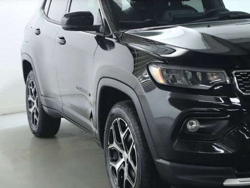 Used 2024 Jeep Compass Limited image 8