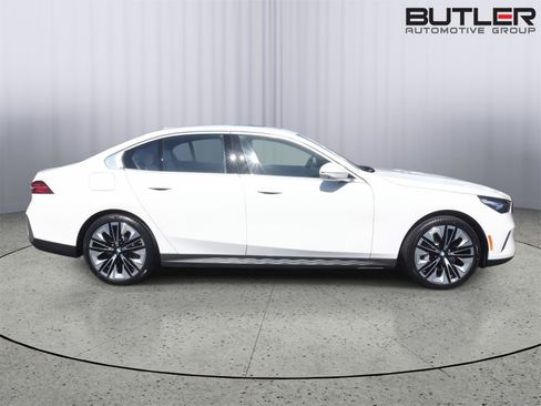 New 2026 BMW 530i w/ Premium Package RWD image 7