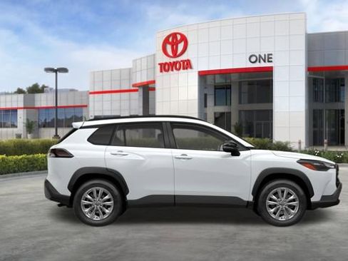 New 2026 Toyota Corolla Cross LE w/ Moonroof Package image 13