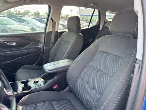 Used 2024 GMC Terrain SLE w/ Driver Convenience Package FWD image 17