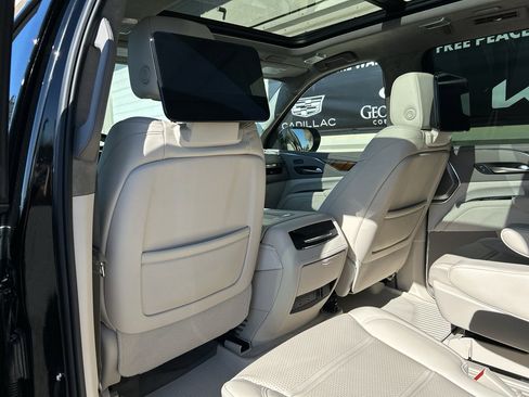 Used 2024 Cadillac Escalade Sport Platinum w/ LPO, ONYX Package AWD/4WD image 12