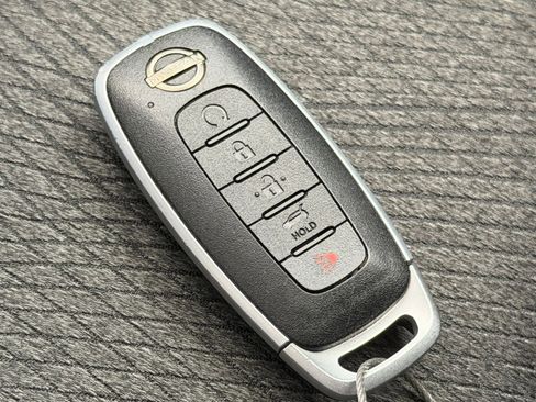 Used 2025 Nissan Rogue SV FWD image 27