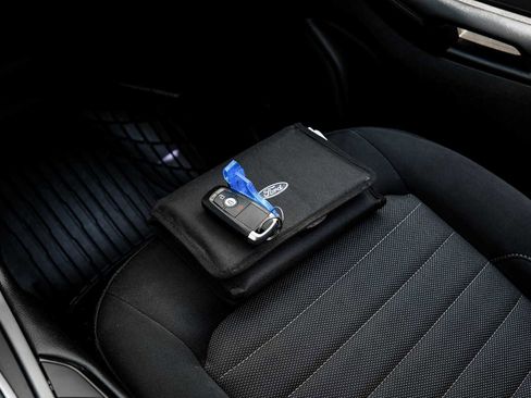 Used 2017 Ford Edge SE image 53