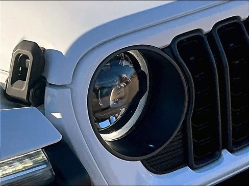 Used 2024 Jeep Wrangler Unlimited Rubicon 4xe image 31