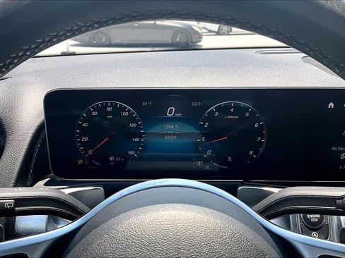 Used 2021 Mercedes-Benz GLB 250 image 25