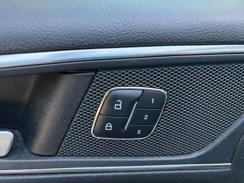 Used 2018 Ford Edge Titanium w/ Equipment Group 301A AWD/4WD image 11