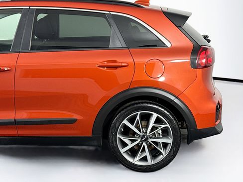 Used 2020 Kia Niro Touring image 42