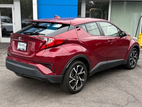 Used 2019 Toyota C-HR XLE FWD image 5