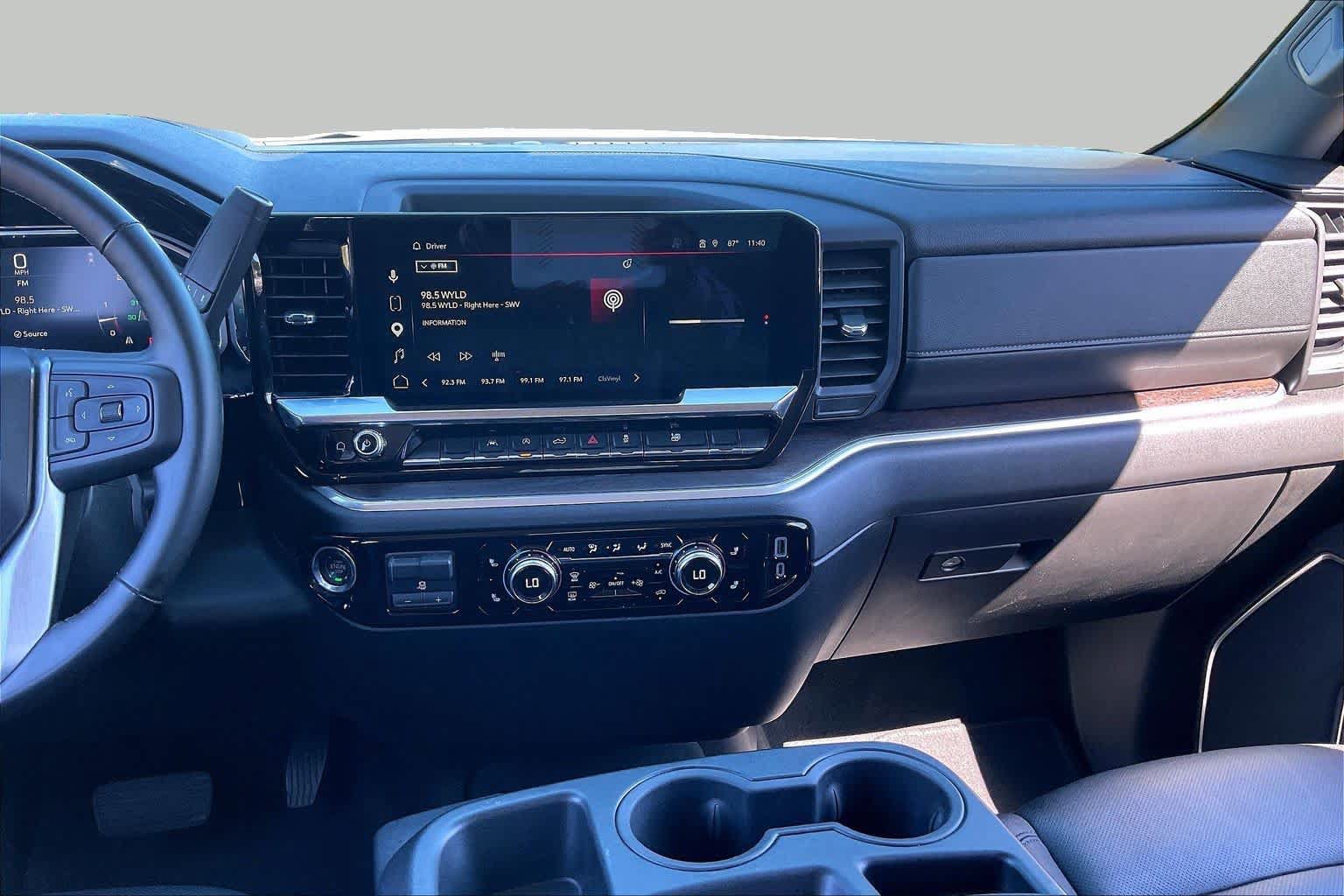 Used 2026 GMC Sierra 1500 SLT RWD image 7