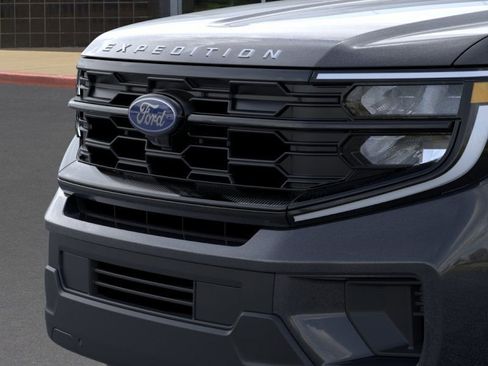 New 2025 Ford Expedition Active image 17