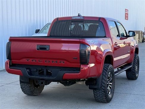 Used 2021 Toyota Tacoma TRD Sport image 4