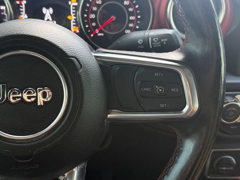 Used 2020 Jeep Gladiator Rubicon AWD/4WD image 31