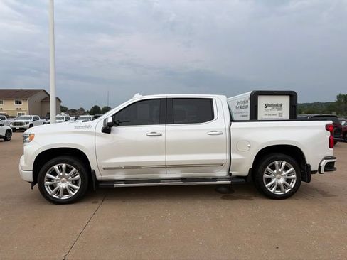 Used 2023 Chevrolet Silverado 1500 High Country w/ High Country Premium Package AWD/4WD image 7