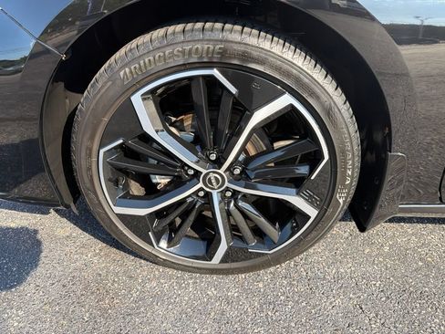 Used 2023 Nissan Altima 2.5 SR FWD image 9