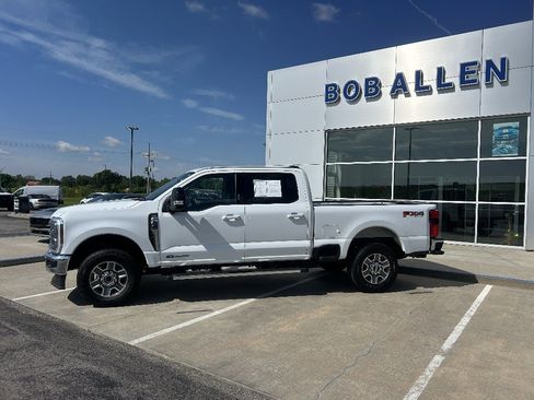 Used 2024 Ford F250 Lariat w/ FX4 Off-Road Package AWD/4WD image 2