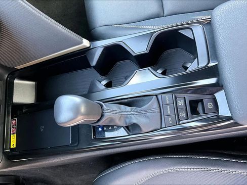 Used 2025 Toyota Camry SE image 15