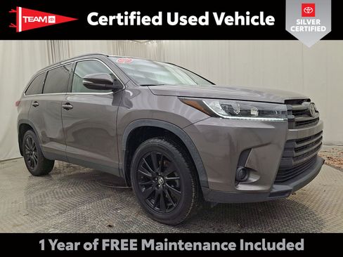 Used 2019 Toyota Highlander SE image 1