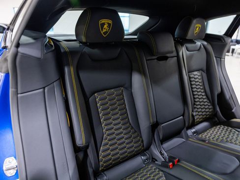 Used 2022 Lamborghini Urus image 33