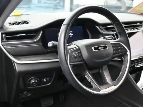 Used 2022 Jeep Grand Cherokee L Limited RWD image 15