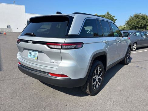 Certified 2024 Jeep Grand Cherokee Limited image 3