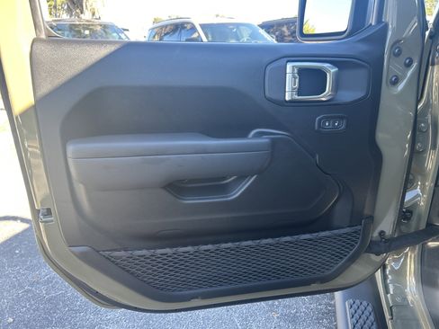 New 2026 Jeep Gladiator Sport image 10