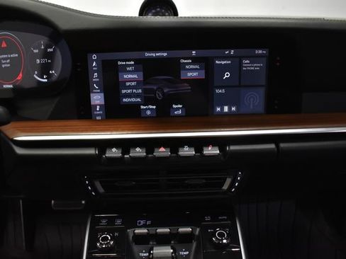 Used 2020 Porsche 911 Carrera 4S AWD/4WD image 17