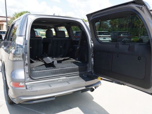 Certified 2023 Lexus GX 460 Premium w/ Accessory Package AWD/4WD image 40