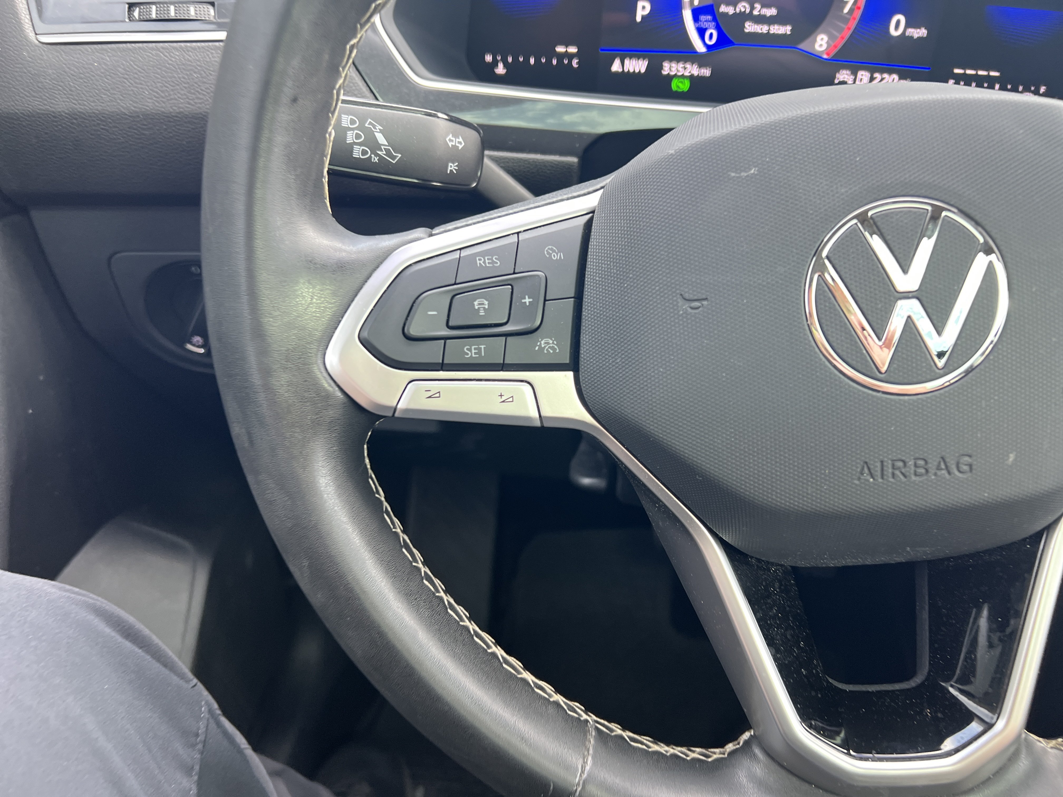 Used 2023 Volkswagen Tiguan SE w/ Panoramic Sunroof Package FWD image 14