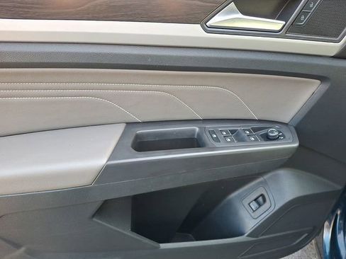 Used 2023 Volkswagen Atlas SE w/ Black Wheel Package image 16