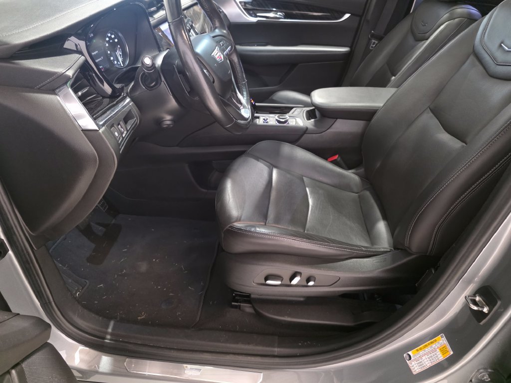 Used 2023 Cadillac XT6 Premium Luxury FWD image 18