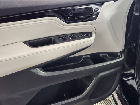 Used 2018 Honda Odyssey Elite image 16