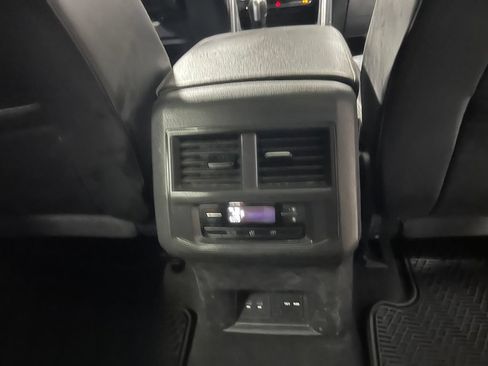Used 2022 Volkswagen Atlas SE FWD image 13