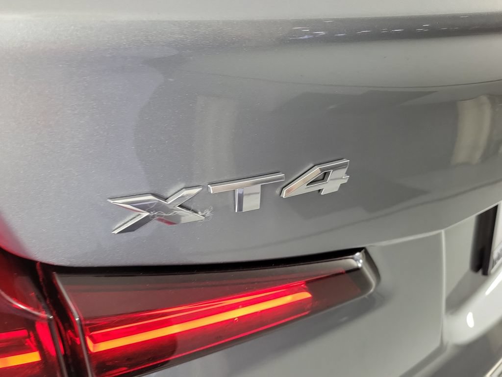 Used 2025 Cadillac XT4 Premium Luxury FWD image 5