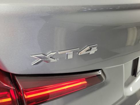 Used 2025 Cadillac XT4 Premium Luxury FWD image 5