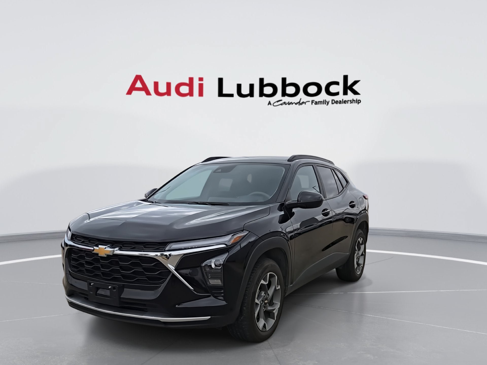 Used 2025 Chevrolet Trax LT FWD image 3