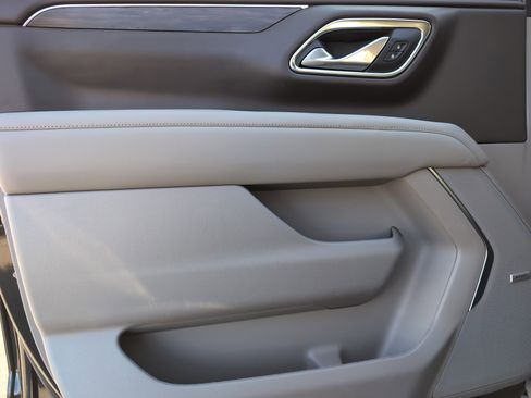 Used 2024 Chevrolet Tahoe Z71 w/ Luxury Package image 11