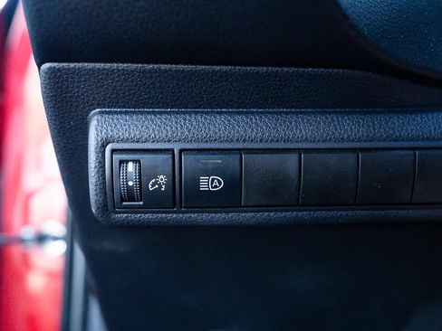 Used 2020 Toyota Corolla LE FWD image 29