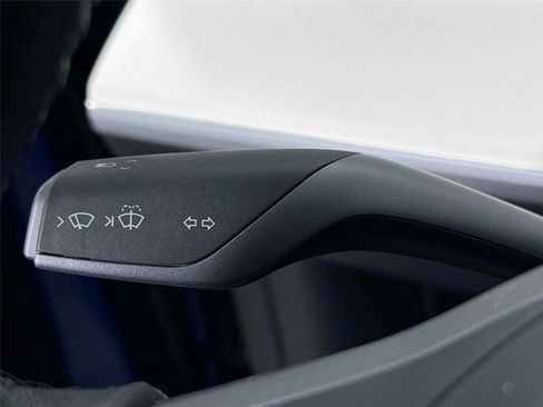 Used 2021 Tesla Model Y Performance image 5