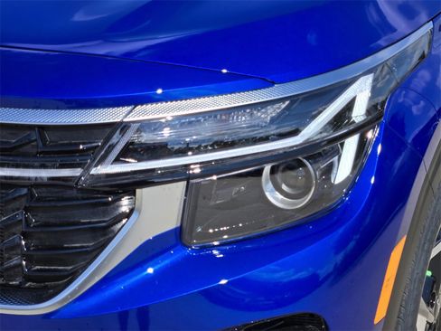 New 2026 Kia Seltos S image 6