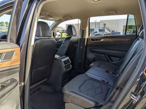 Used 2024 Volkswagen Atlas SE image 40