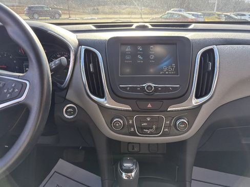 Used 2018 Chevrolet Equinox LS FWD image 28