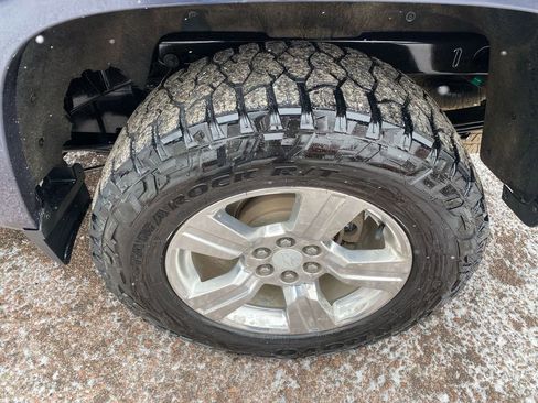 Used 2018 Chevrolet Colorado Z71 w/ Centennial Edition image 9