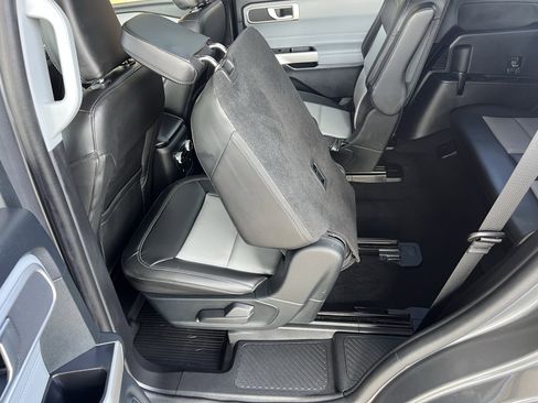 Used 2023 Ford Explorer XLT w/ Equipment Group 202A AWD/4WD image 36