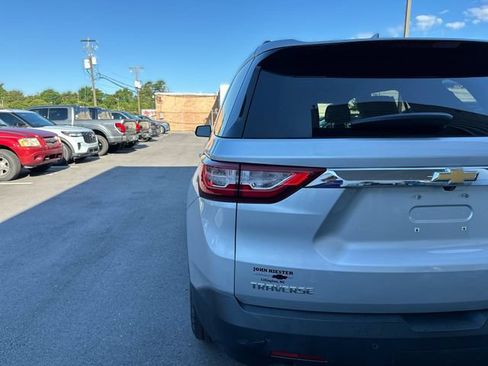Used 2021 Chevrolet Traverse LT FWD image 26