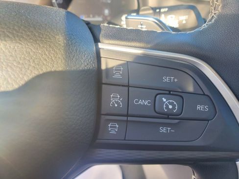 New 2025 Jeep Grand Cherokee Laredo image 15