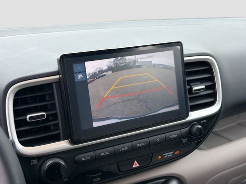 Used 2023 Hyundai Venue SEL image 13